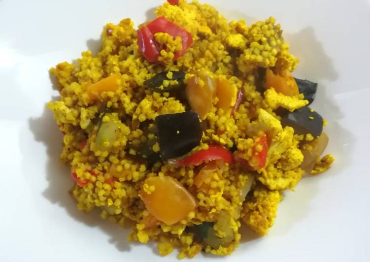 Salteado de mijo, tofu y verduras con curry