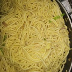 Chinese fried spaghetti A picture of Chinese fried spaghetti.