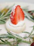 Strawberry Candle Wreath Dessert 🍓