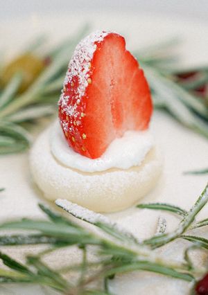 A picture of Strawberry Candle Wreath Dessert 🍓.
