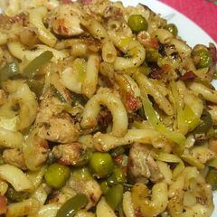 A picture of Macaroni.