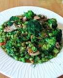 Guisantes con carne de cordero y brócoli