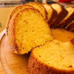 A picture of Lemon Bundt Cake.
