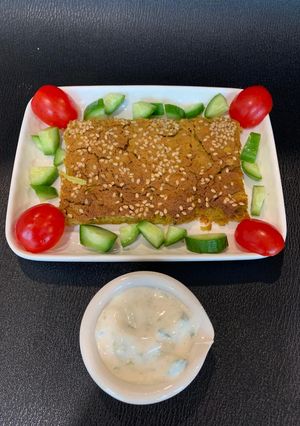વેજીટેબલ હાંડવો (Vegetable Handvo Recipe In Gujarati) રેસીપી મુખ્ય ફોટો