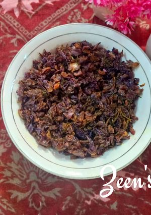 A picture of Purple Cabbage with Dill.