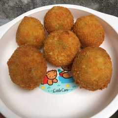 รูปของ Bola2 Nasi isi Keju