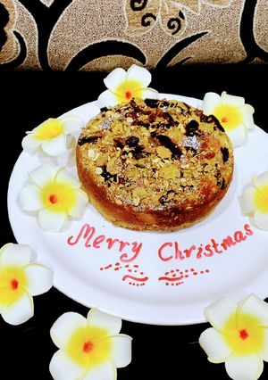 A picture of My Christmas Nutty Cake (no eggs).