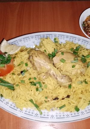 A picture of Kashmiri chicken pulao & Mirchi da salan 🐔.
