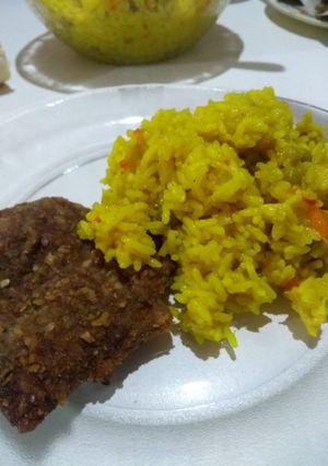 Una foto de Arroz amarillo simple