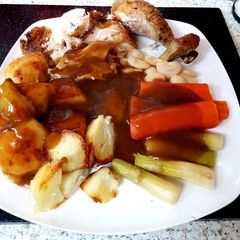 A picture of Just my Roast Chicken Dinner. 😘.