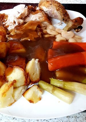 A picture of Just my Roast Chicken Dinner. 😘.