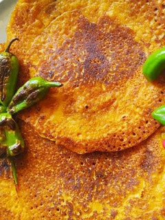 બેસન ના ચીલા (Besan Chila Recipe in Gujarati) રેસીપી મુખ્ય ફોટો