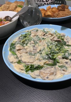 Foto resep Spinach with Mushroom Sauce