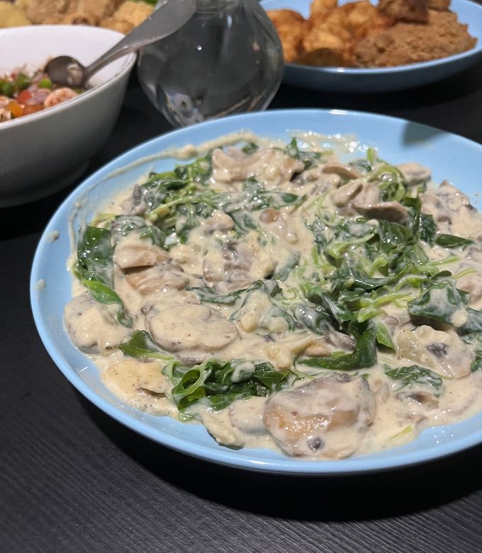 Foto resep Spinach with Mushroom Sauce