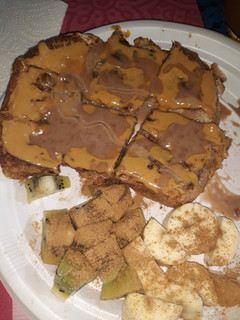 Una foto de Tostada francesa con crema de cacahuete y proteína de chocolate