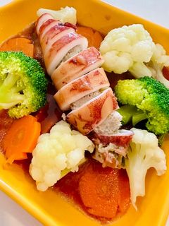Hình của món 🦑Mực nhồi thịt sốt dầu hào.