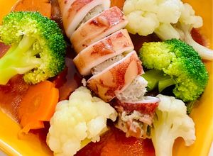 Hình của món 🦑Mực nhồi thịt sốt dầu hào.