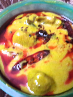 A picture of Punjabi kadi pakoda.