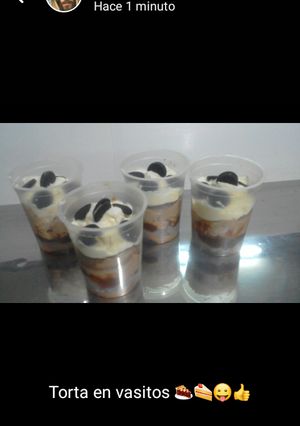 Una foto de Torta en vaso