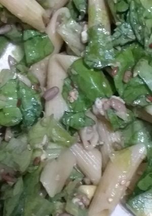 Una foto de Ensalada con fideos y roquefort