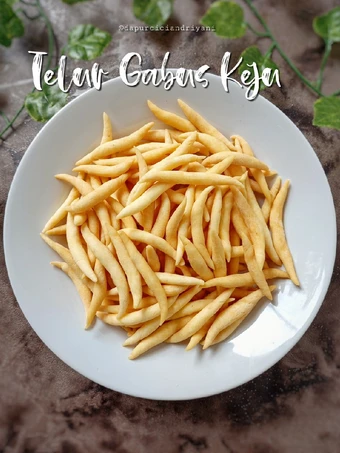 Easy Ways Prepare Recipes Telur Gabus Keju the Can Spoil the Tongue Delicious.