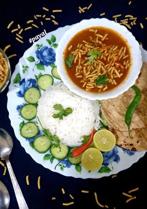 सेव टमाटर सब्जी रेसिपी मुख्य फोटो