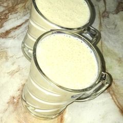 Banana smoothie A picture of Banana smoothie.