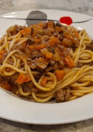 Una foto de Espaguetis en salsa bolognesa