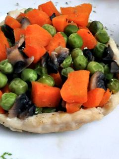 Zöldséges csirkepite recept fotója