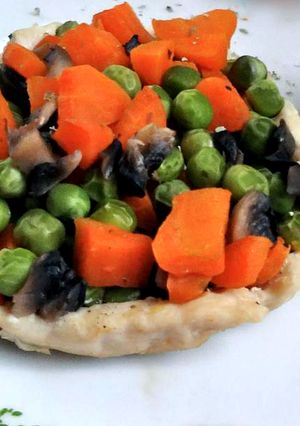 Zöldséges csirkepite recept fotója