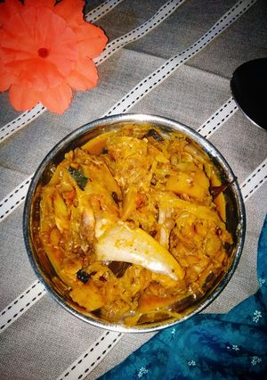 কাতলা মুড়োর বাঁধাকপি ঘন্ট (Katla muoror bandhakopi ghonto recipe in Bengali) রেসিপির প্রধান ছবি