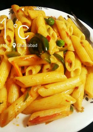 शेज़वान पास्ता (Schezwan Pasta recipe in Hindi) रेसिपी मुख्य फोटो