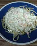 Tallarines con salsa de camarones
