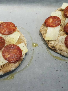 Una foto de Pizza de macrolepiotas próceres (Macrolepizza)