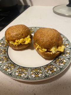 Una foto de Snack de pollo con huevo