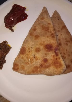 A picture of Whole wheat stuffed Mughlai paratha.