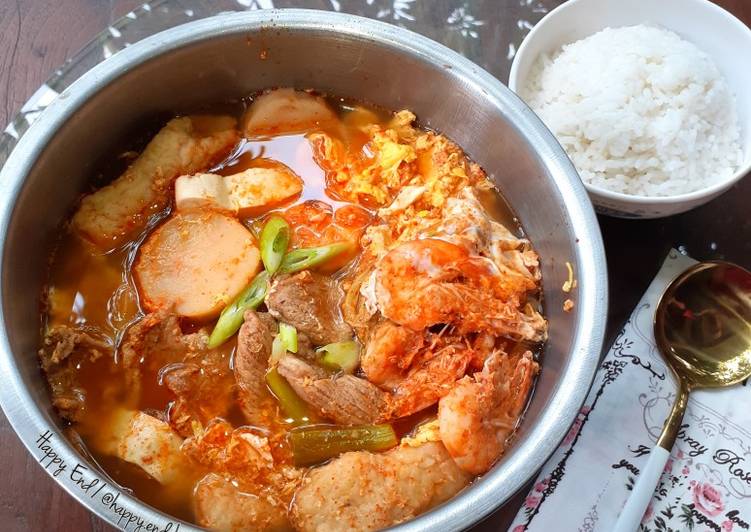 Haemul Sundubu Jjigae w Beef (Sup Tahu Seafood + Daging Pedas)