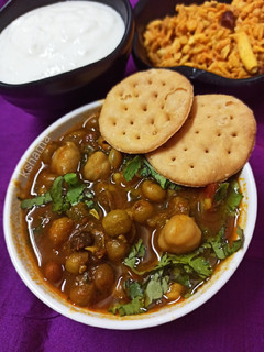 મીક્સ કઠોળ રગડો (Mix Kathol Ragda Recipe In Gujarati) રેસીપી મુખ્ય ફોટો