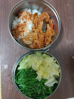 泡菜豬肉便當 的食譜成品照片