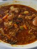Lentejas con carne de chancho, chorizo y verduras