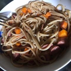 A picture of Spaghetti & Sausage.