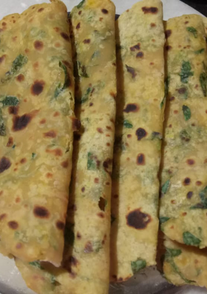 மேத்தி தேப்லா (வெந்தய கீரை தேப்லா) செய்முறை முக்கிய புகைப்படம்