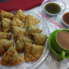 A picture of Punjabi samosa.