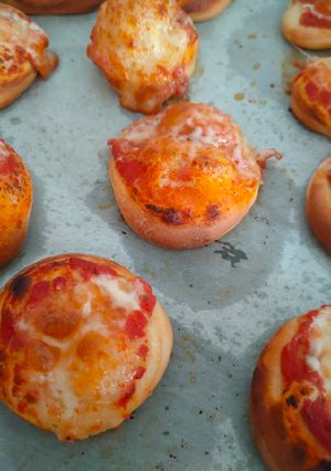 A picture of Mini Pizzas for Appetizer ❤️.