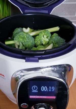 Une photo de Purées brocolis courgette et céléri au cookeo