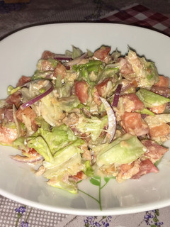 Una foto de Ensalada mixta con atún