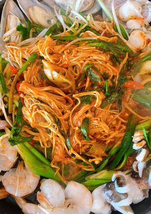 รูปของ อาหารทะเลนึ่งรสเผ็ดสูตรเกาหลี+ไทย 해물찜 (แฮมุลจิม) Steamed seafood 🦐🦑style by barbie👩🏼🍳