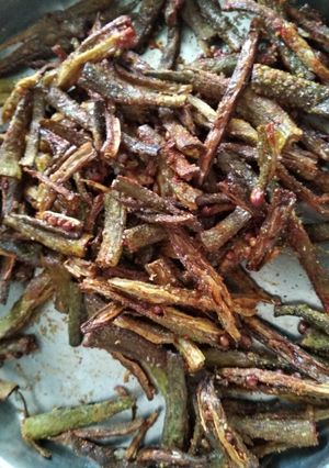 ભીંડી ફ્રાય મસાલા (Bhindi Fry Masala Recipe In Gujarati) રેસીપી મુખ્ય ફોટો