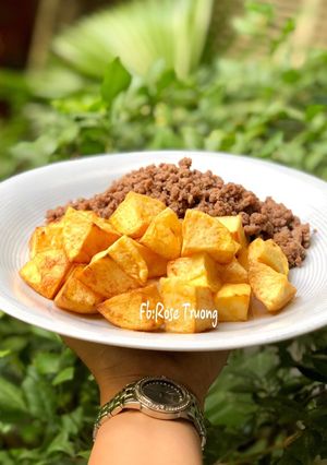 Hình của món Khoai Tây Chiên Bò Bằm Xào.