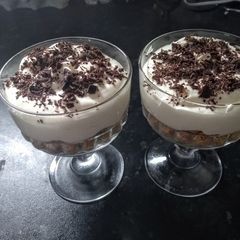 A picture of Lemon and lime cheese cake.